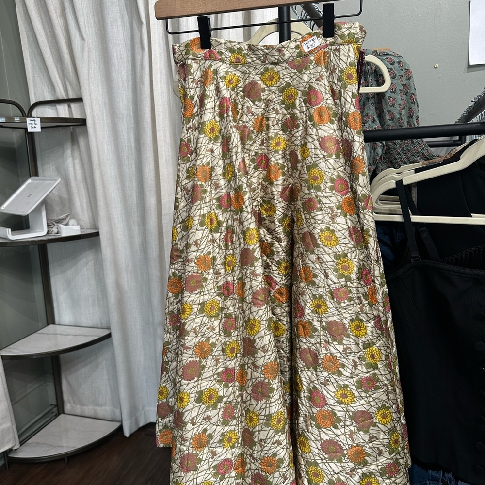 Vintage Floral Full A-Line Skirt - XS